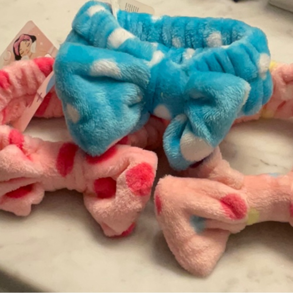 New Set of 3 stretchy headbands.